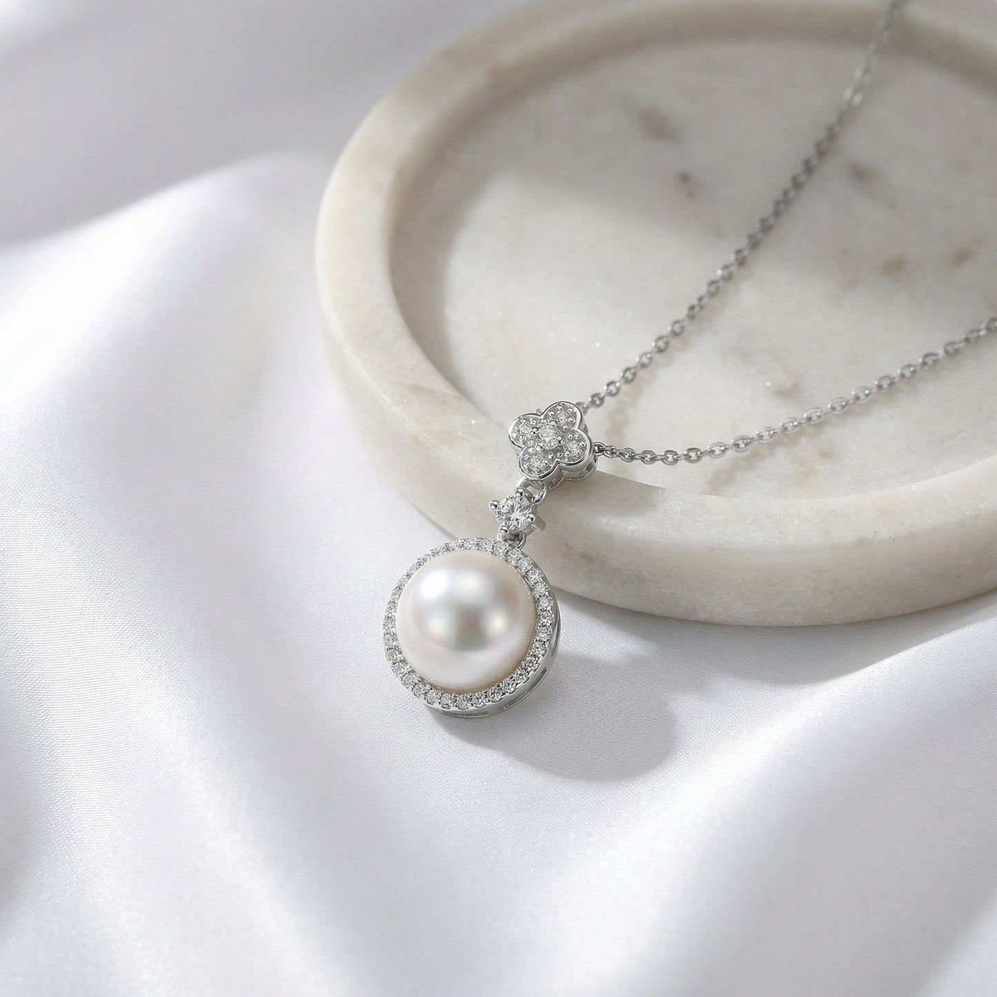 Elegant Pearl Shine for Unforgettable Moments 💎