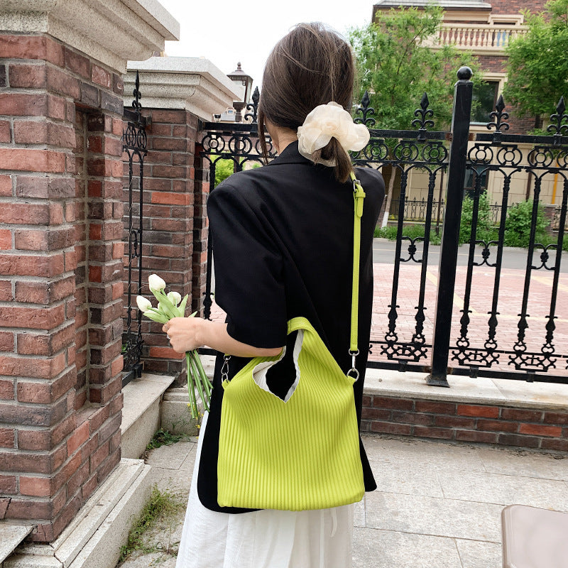 Women Viral Summer Trend
