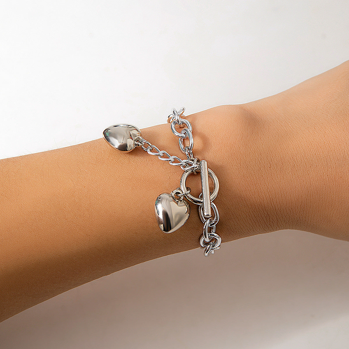 Bold Chains. Seductive Energy.